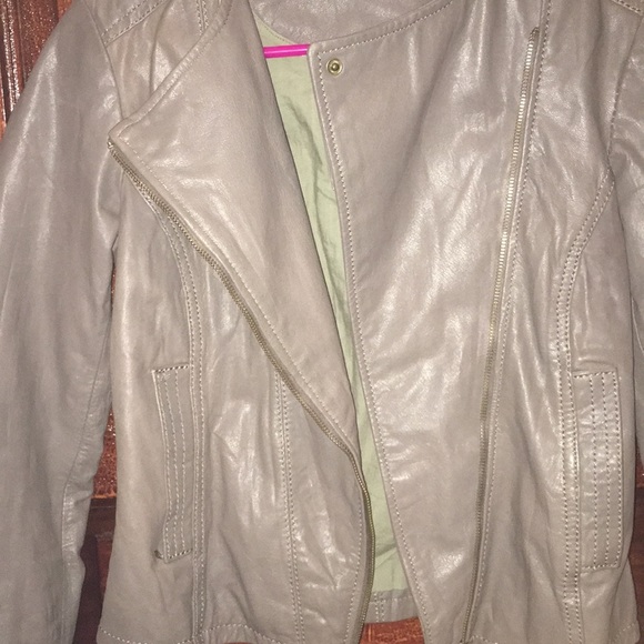 Leather jacket - Picture 2 of 4